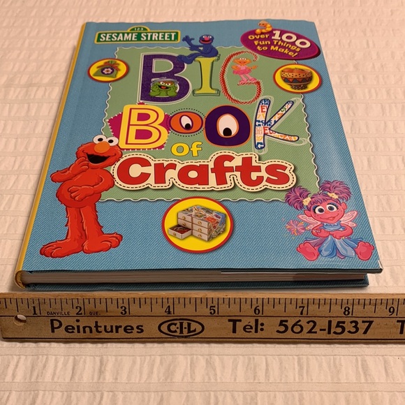 Sesame Street Big Book of Crafts by Children’s Television Workshop and Parragon - Picture 5 of 11